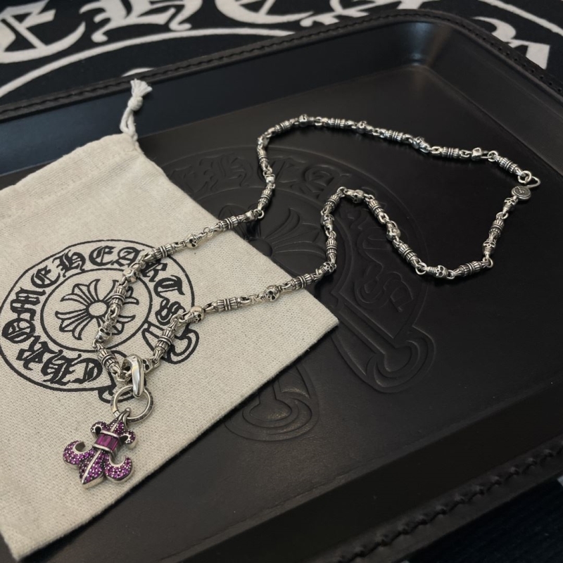 Ch*0me He**ts necklaces